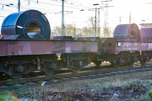 Waren auf Schienen transportieren. - Foto: angurten.de, Christian Schön