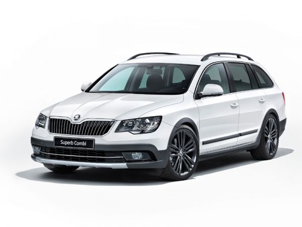 Das Outdoor-Paket für den Skoda Superb Kombi listg bei einem Listenpreis von knapp 1.700 Euro.