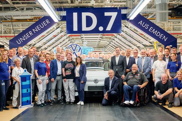 Ab sofort startet VW die Serienproduktion des VW ID.7 im VW-Werk in Emden. Bild: VW