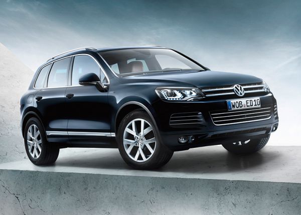 Zum zehnjährigen Jubiläum der Weltpremiere des VW Touareg gibt es das Sondermodell Edition X. Bild: VW