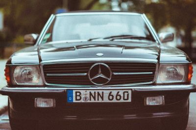 Jedes Auto benötigt ein Kennzeichen. - Foto: pixabay.com