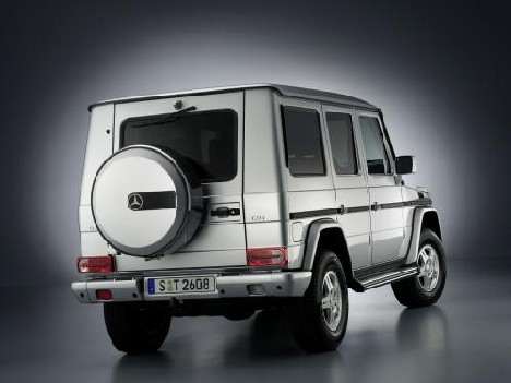 Modellpflege Mercedes-Benz G-Klasse: Die jüngste Generation des Geländewagen-Klassikers jetzt noch wertvoller ausgestattet - copyright: Daimler Chrysler