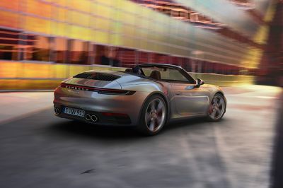 Als erstes Derivat vom neuen Porsche 911 kommt das Cabrio als S und 4S Version. Bild: Porsche